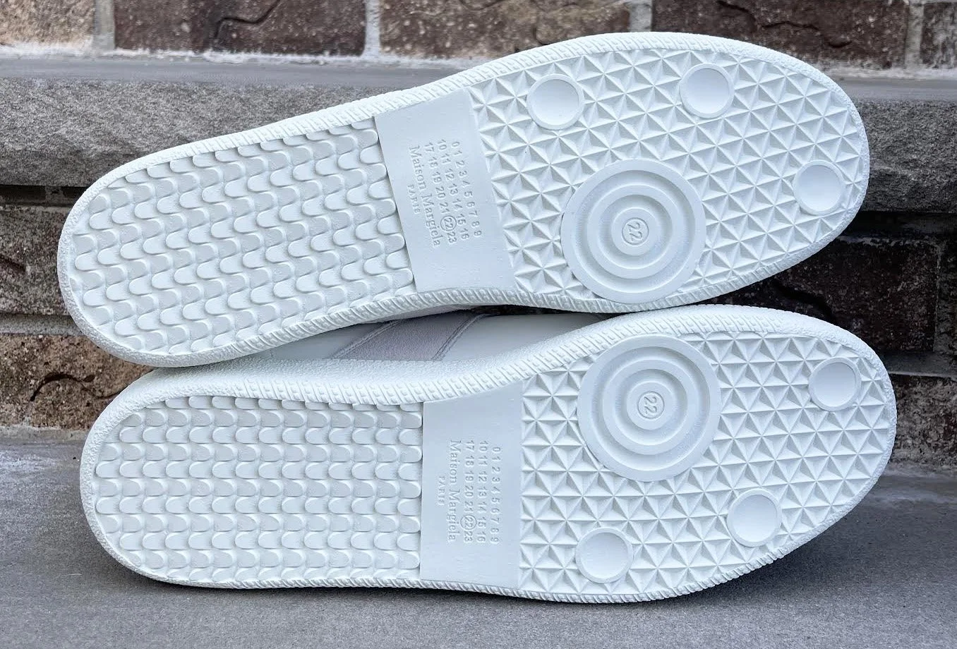 Maison Margiela Replica White / Grey Leather (Size 45) DS
